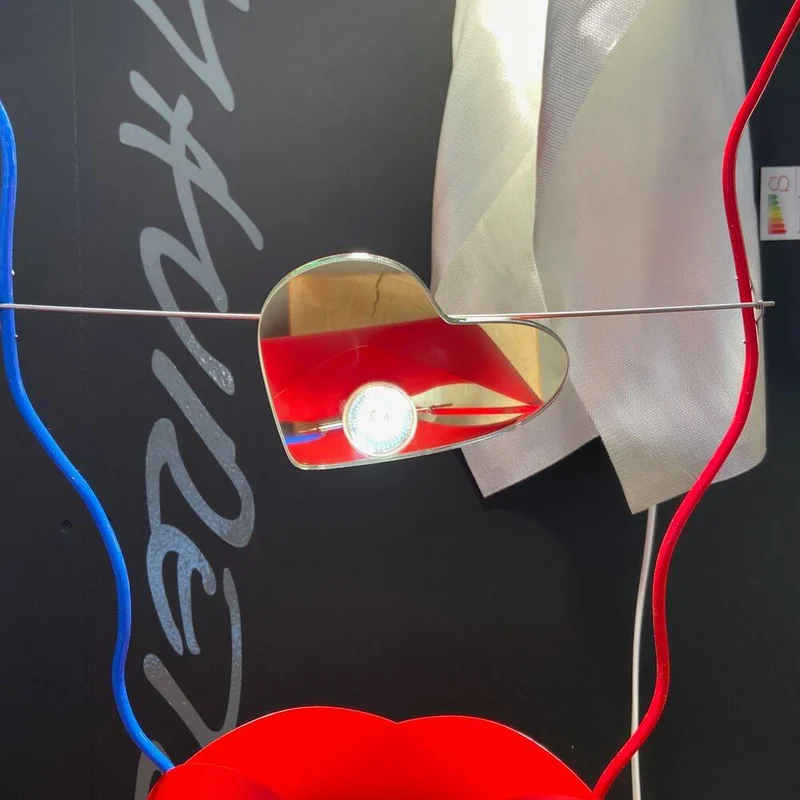 Ingo Maurer LED Tischlampe One From The Heart Herzleuchte