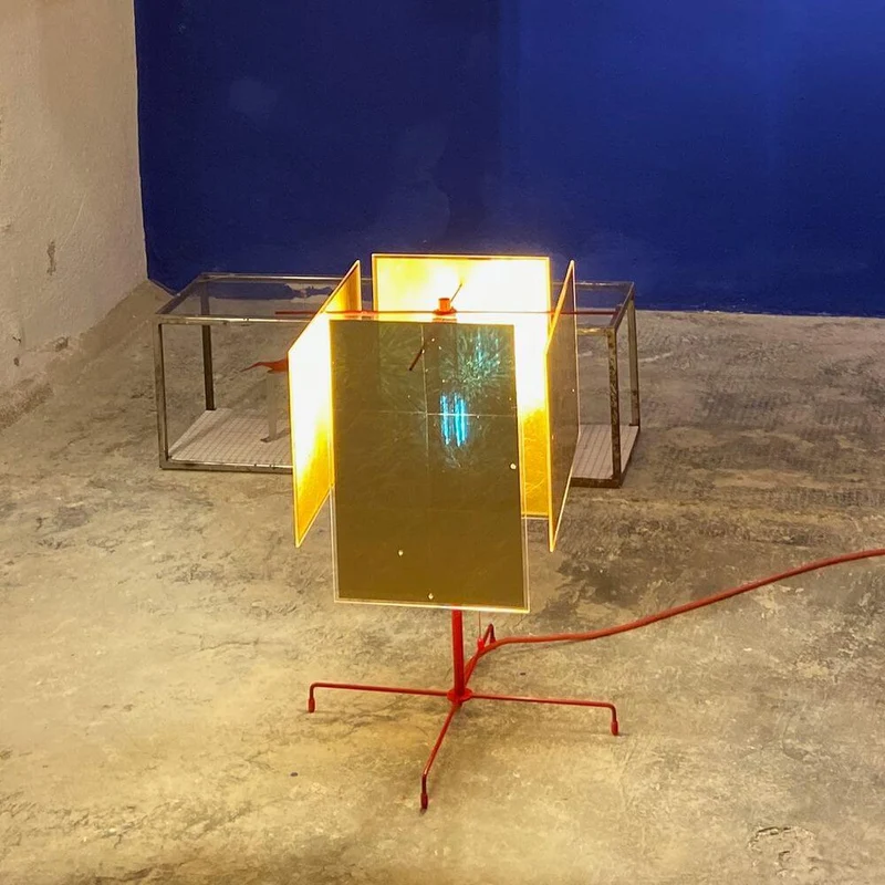 Ingo Maurer Tischlampe 24 Karat Blau T