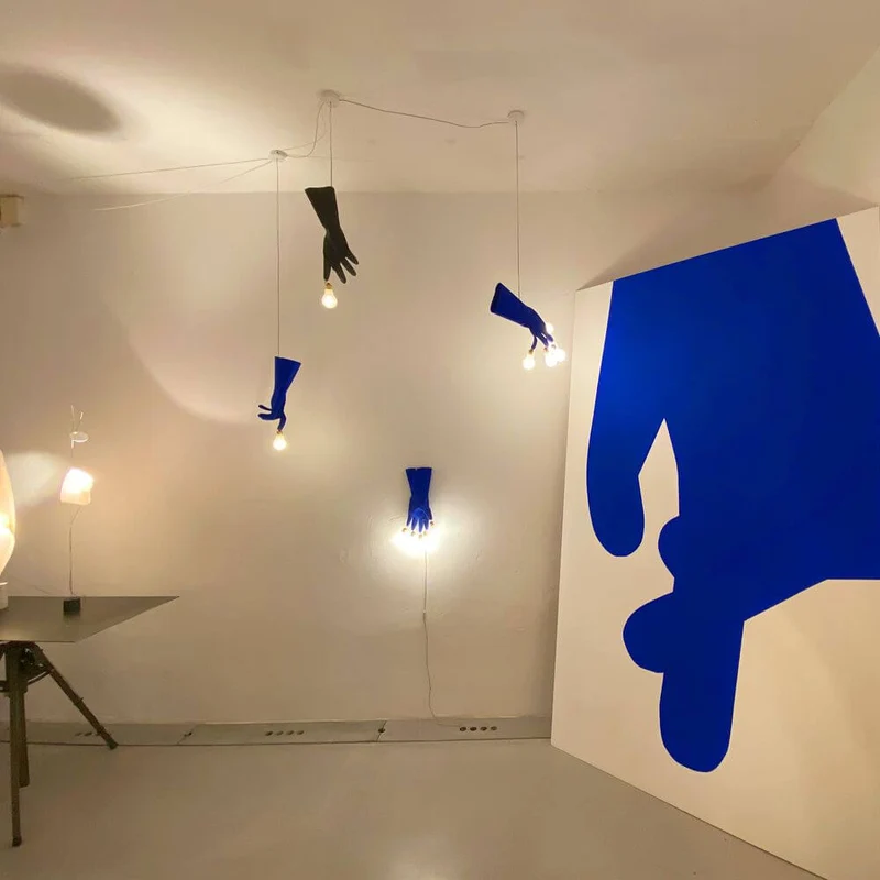 Ingo Maurer LED Pendellampe Blue Luzy Gummihandschuh