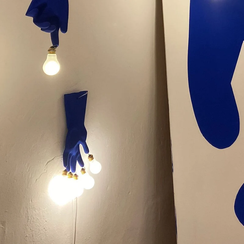 Ingo Maurer LED Pendellampe Blue Luzy Gummihandschuh