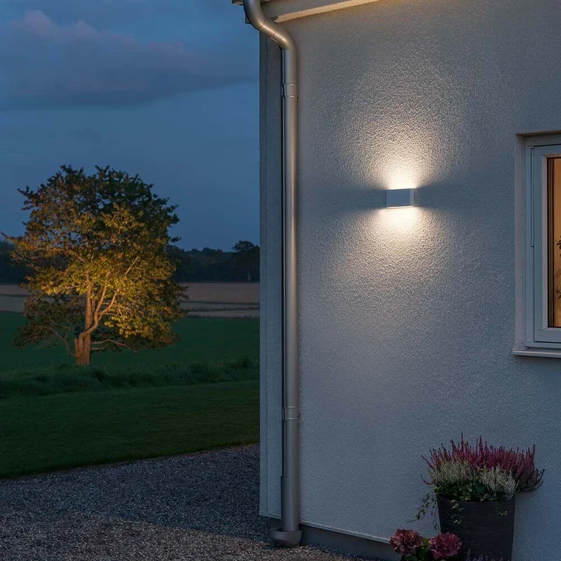 Chieri LED Außen-Wandleuchte Weiß, opales Acrylglas