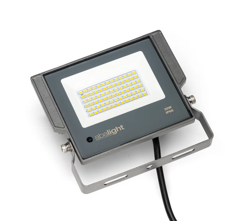 MILU 30 CCT LED-Flutlicht mit 3.000 lm