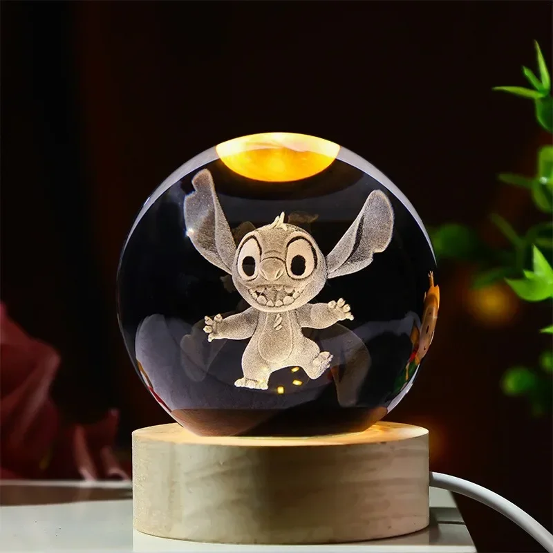 Sanrio Hello Kitty oder Stitch Kristallkugel mit Licht, Geschenkidee kleine und große Kinder