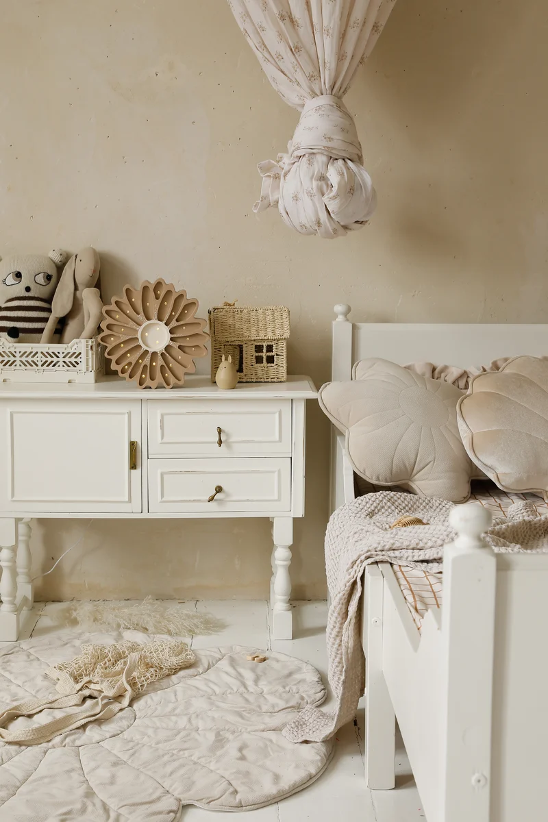 Little Lights Daisy Night Light | Cappuccino Dots