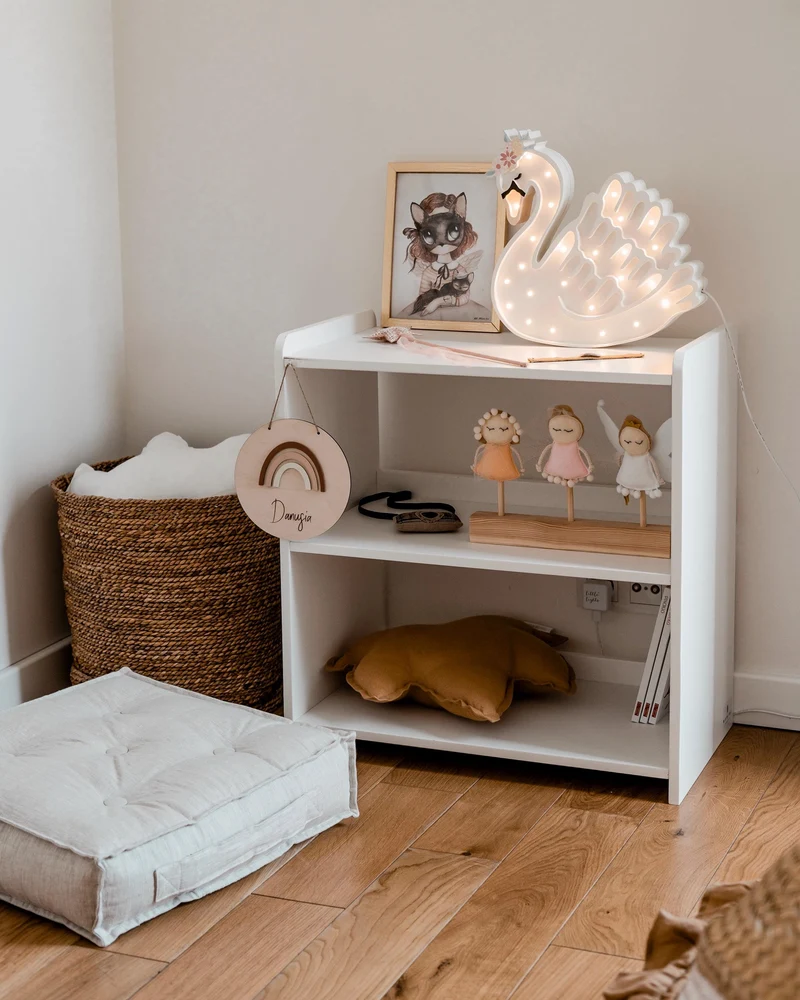 Little Lights Swan Night Light | Lake Flower White