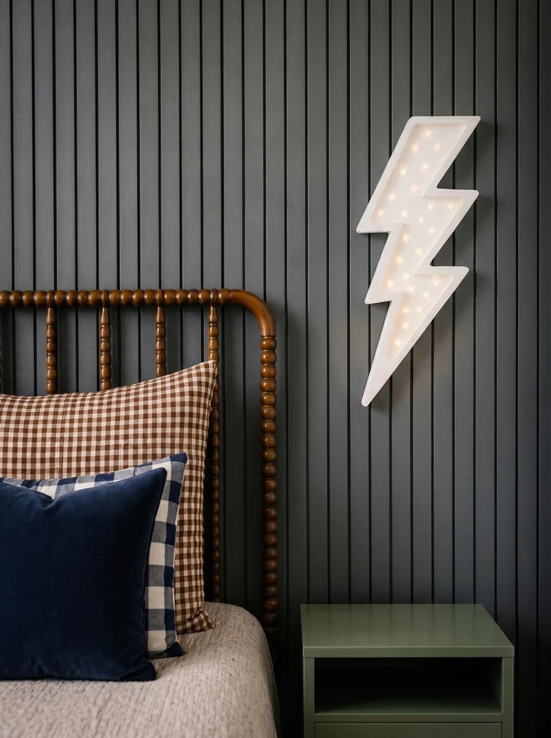 Little Lights Lightning Bolt Night Light | White