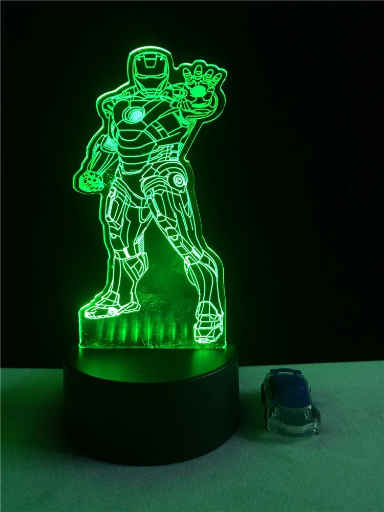 Iron Man Lampe - Tischlampe - Nachtlicht mit 3D Effekt und Farbwechsel