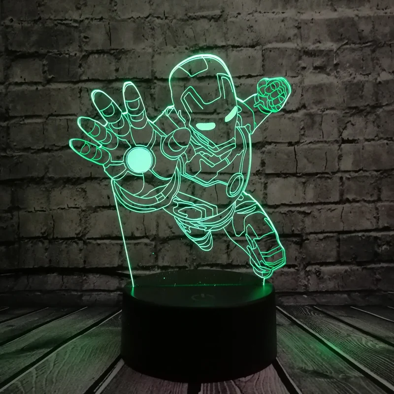 Iron Man Lampe - bis zu 7 Farben - mit magischen 3D LED Effekt