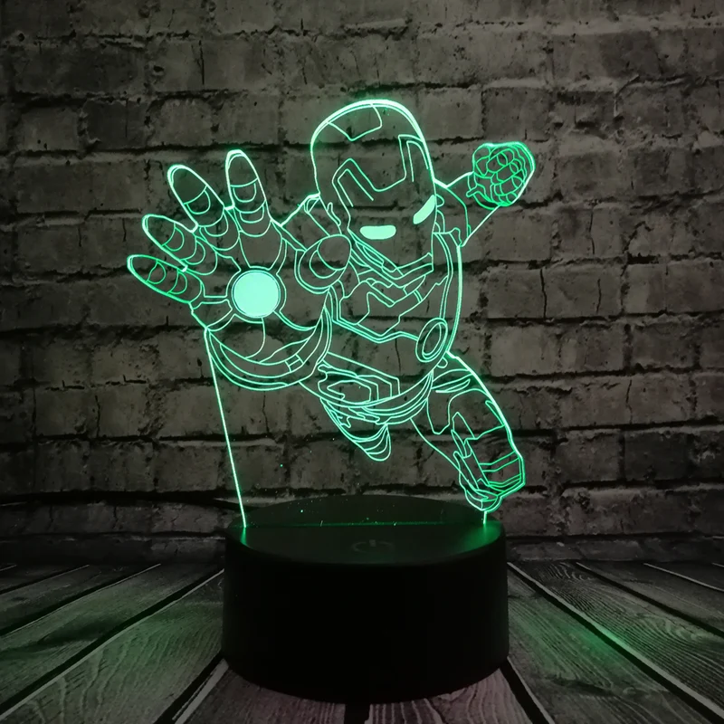 Iron Man Lampe - bis zu 7 Farben - mit magischen 3D LED Effekt