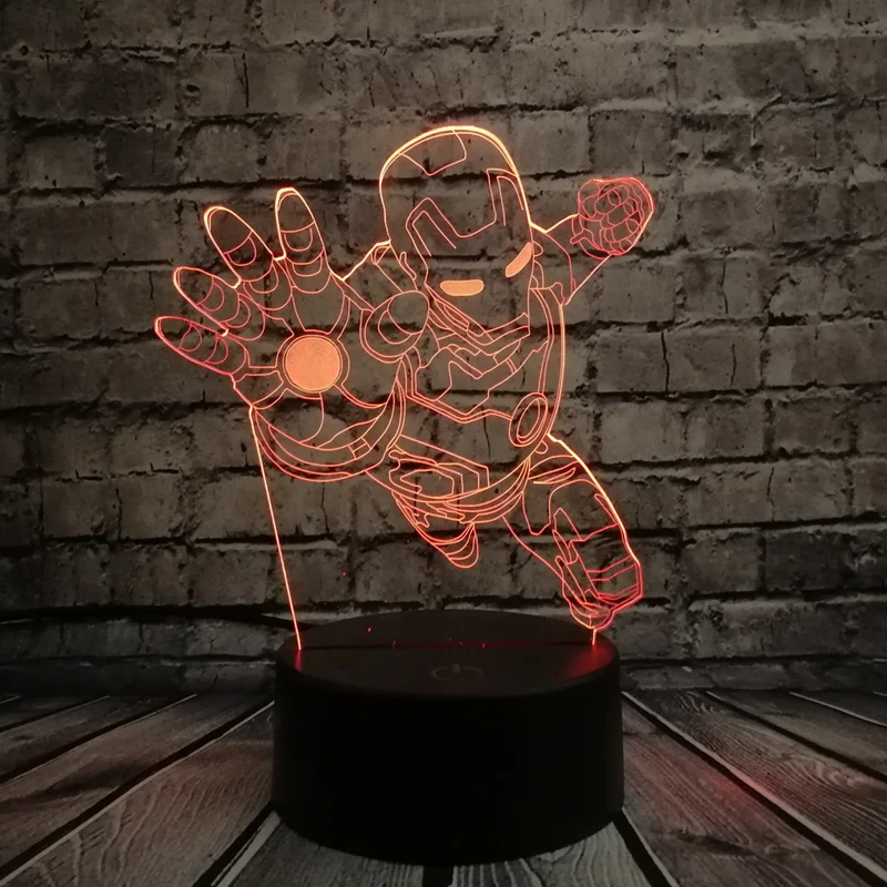 Iron Man Lampe - bis zu 7 Farben - mit magischen 3D LED Effekt