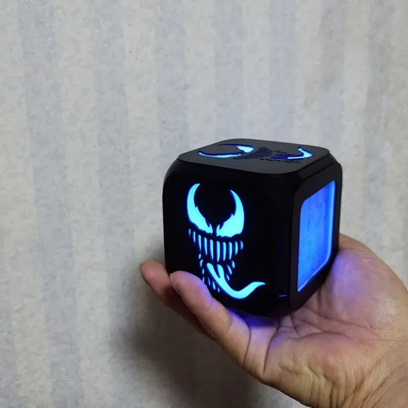 Venom LED Wecker – Wach auf mit der dunklen Seite