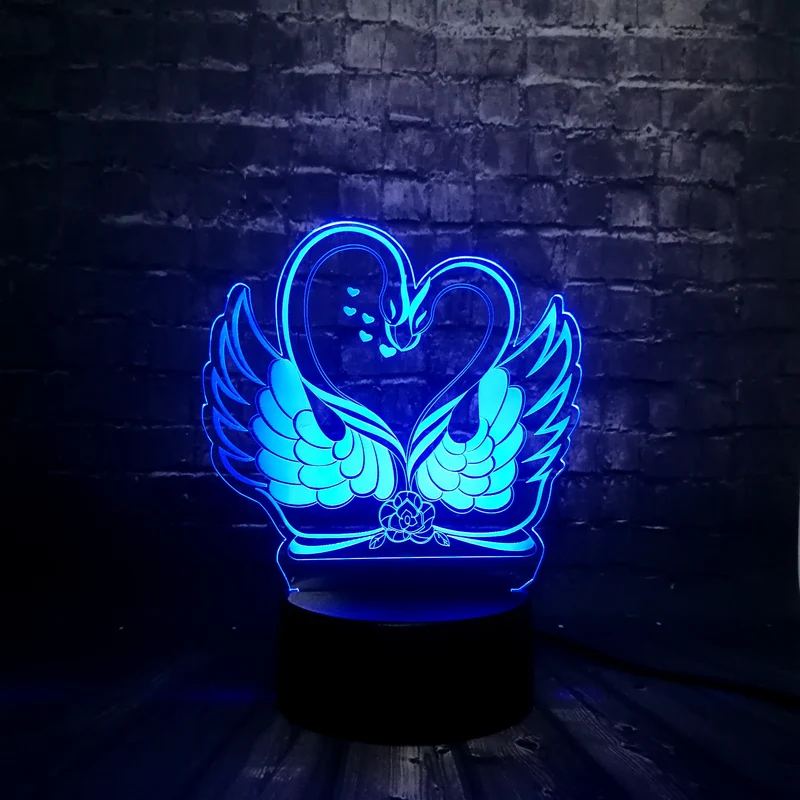 Romantische Lampe mit Schwan Motiv, magischen 3D Effekt und Farbwechsel