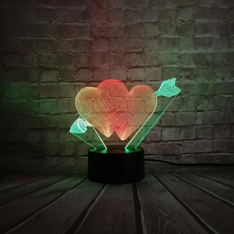 Lampe mit 3D Effekt und romantischen Herz / Liebe Motiv