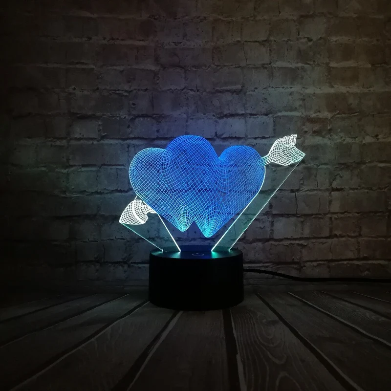 Lampe mit 3D Effekt und romantischen Herz / Liebe Motiv
